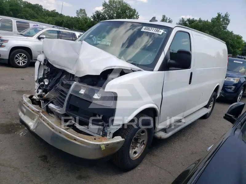 2020 GMC Savana фото