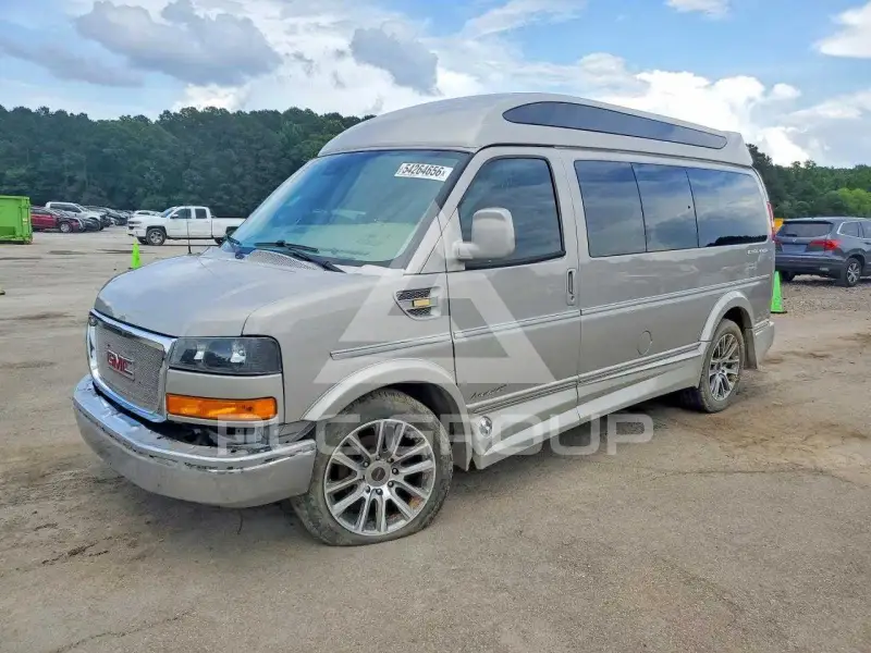 2020 GMC Savana фото