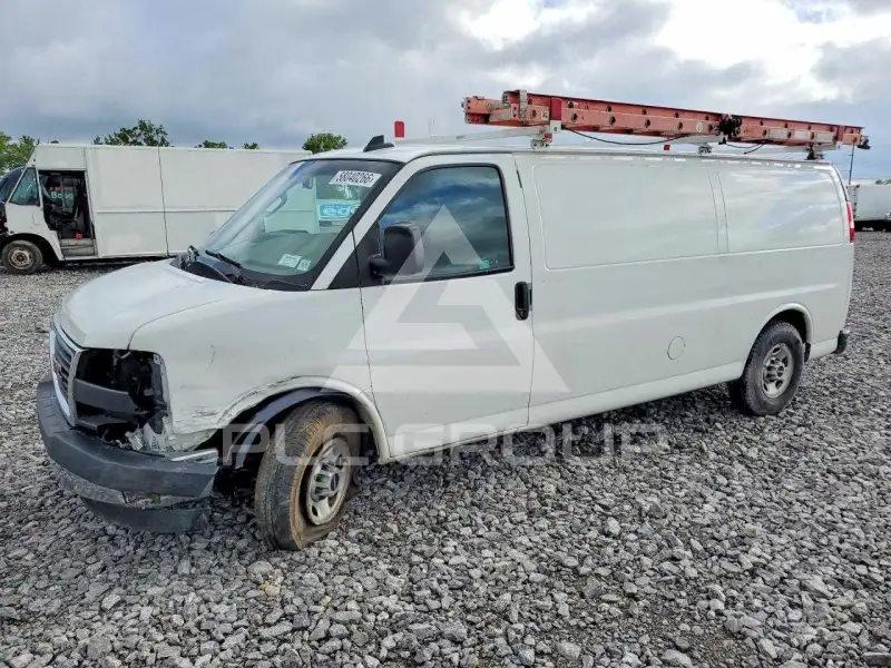 2020 GMC Savana фото