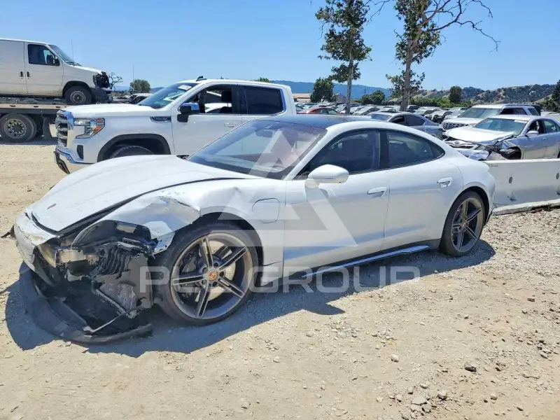2020 Porsche Taycan photo