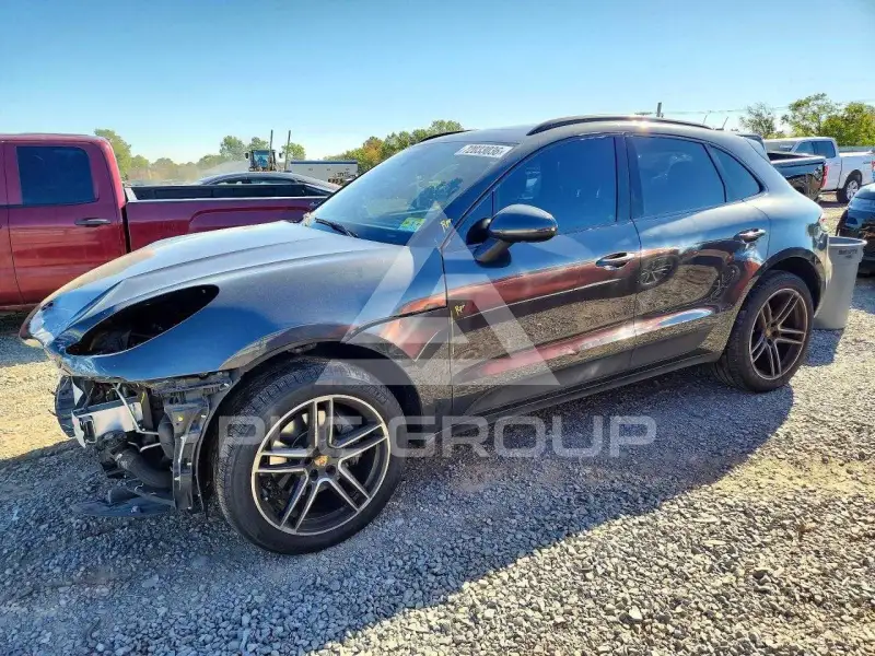 2020 Porsche MACAN photo