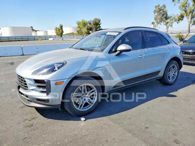 2020 Porsche MACAN photo