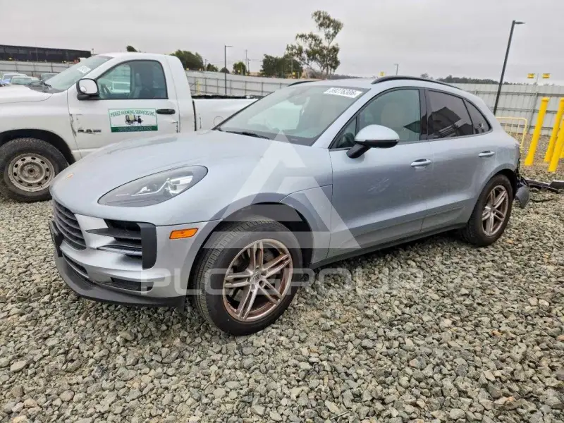 2020 Porsche MACAN photo