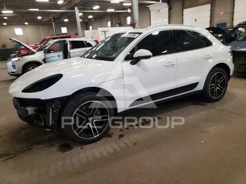 2020 Porsche MACAN photo