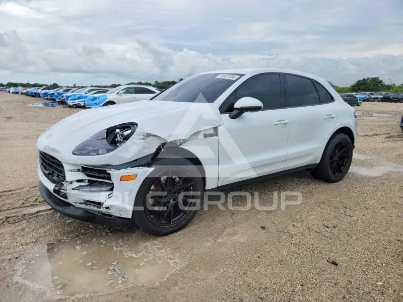2020 Porsche MACAN photo