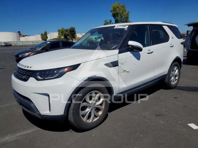 2020 Land Rover Discovery photo