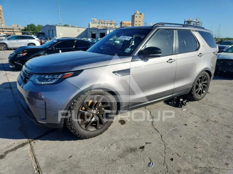 2020 Land Rover Discovery photo