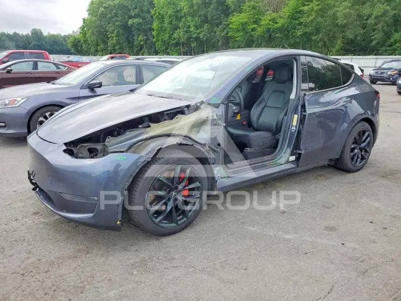 2020 Tesla Model Y photo