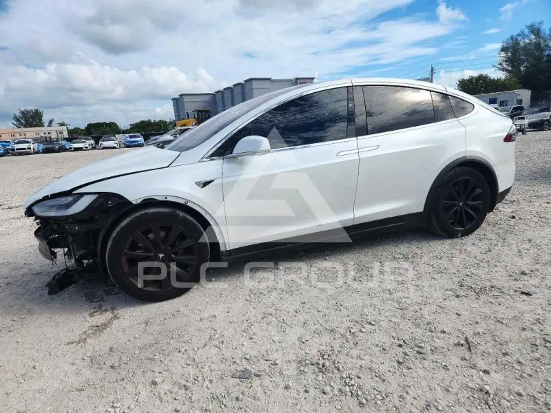 2020 Tesla Model X photo