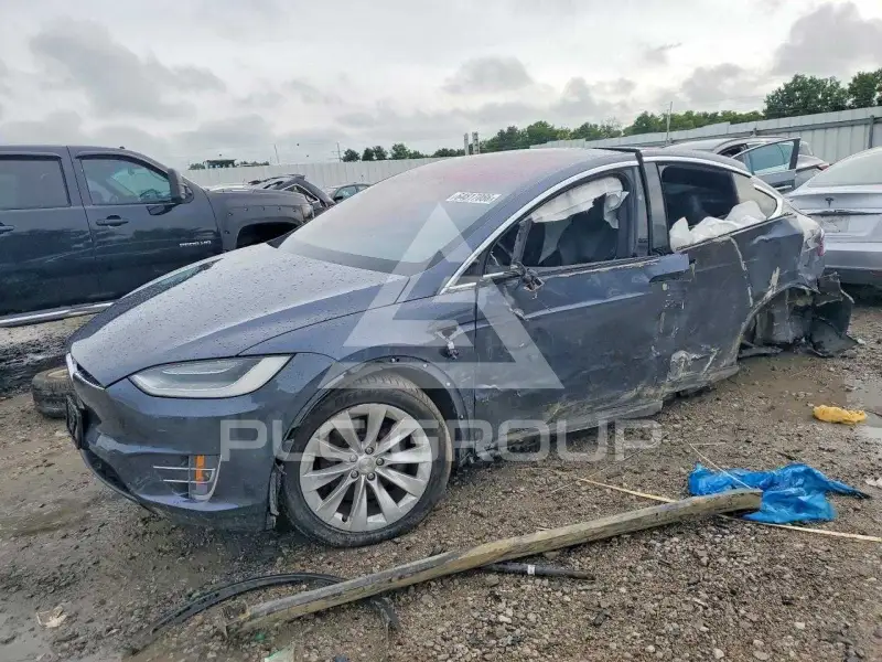2020 Tesla Model X photo