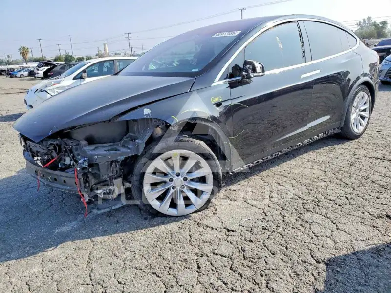 2020 Tesla Model X фото