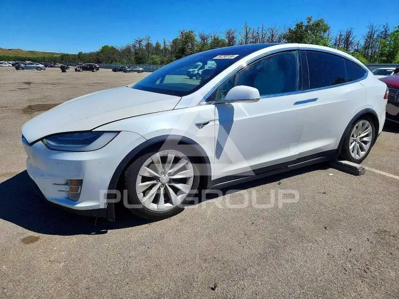 2020 Tesla Model X фото
