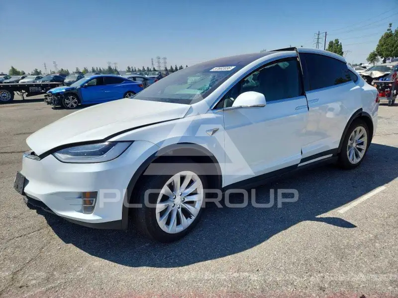 2020 Tesla Model X фото
