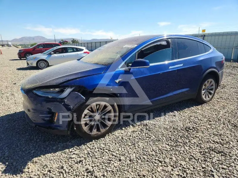 2020 Tesla Model X фото