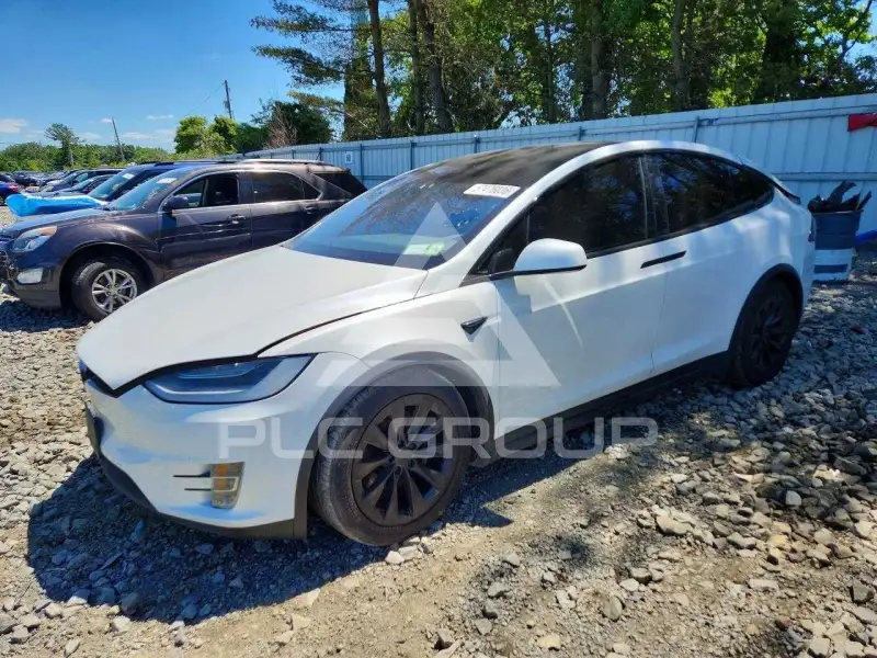 2020 Tesla Model X фото
