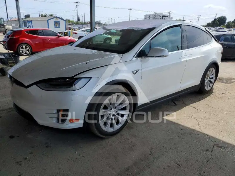 2020 Tesla Model X фото