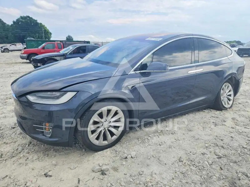 2020 Tesla Model X фото