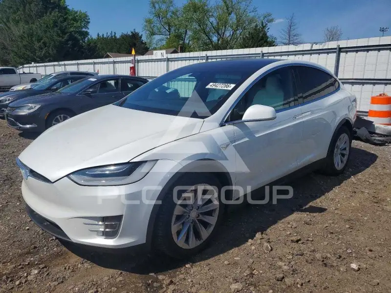 2020 Tesla Model X фото