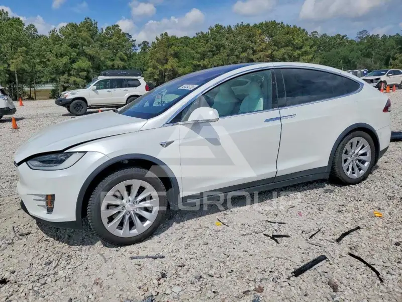 2020 Tesla Model X фото