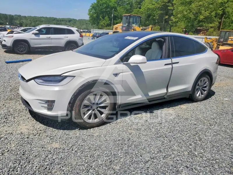2020 Tesla Model X фото