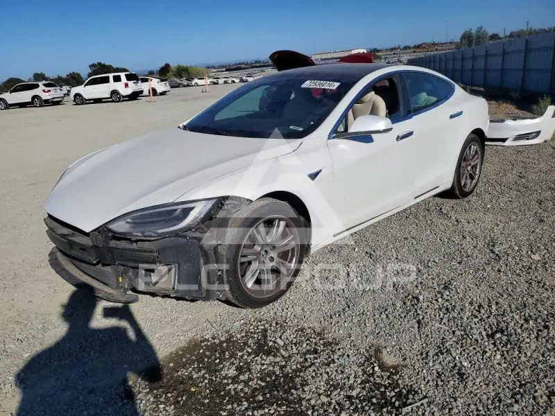 2020 Tesla Model S фото