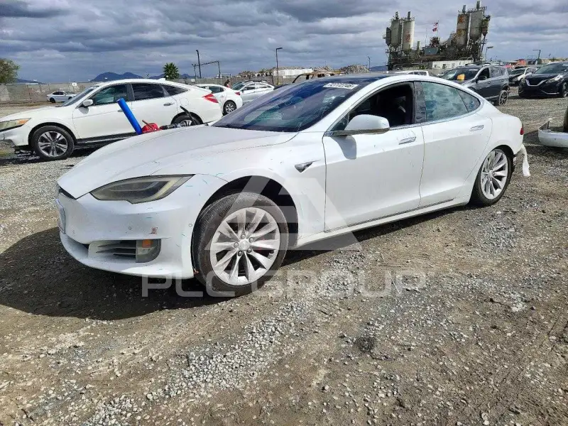 2020 Tesla Model S фото