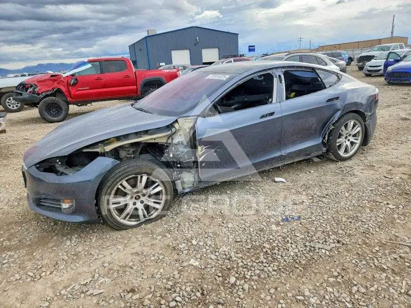 2020 Tesla Model S фото