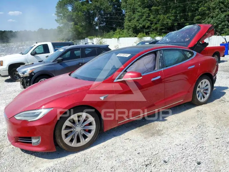 2020 Tesla Model S фото