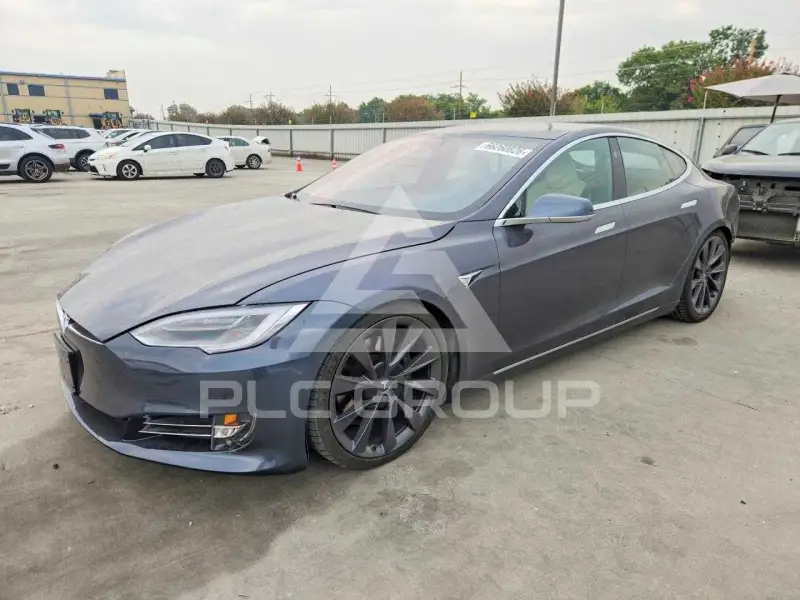 2020 Tesla Model S фото