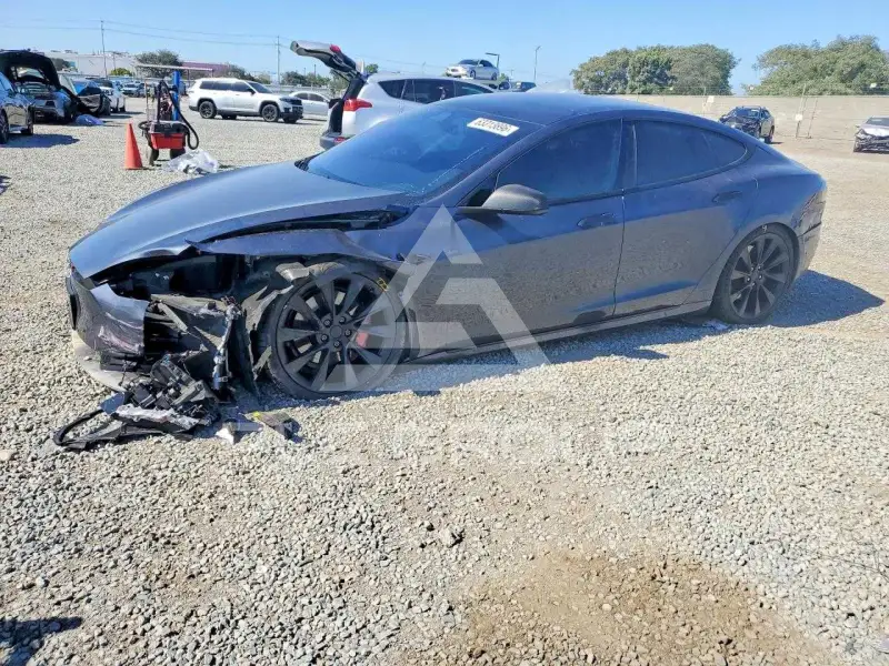 2020 Tesla Model S фото
