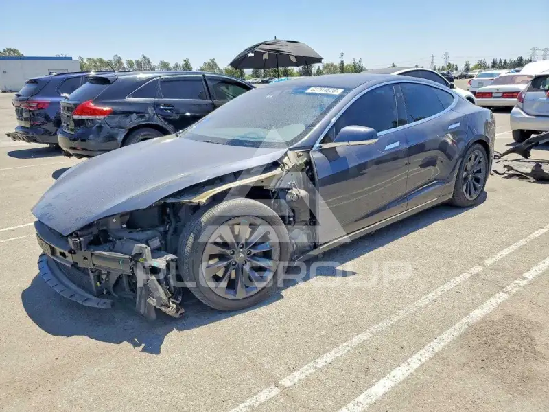 2020 Tesla Model S фото