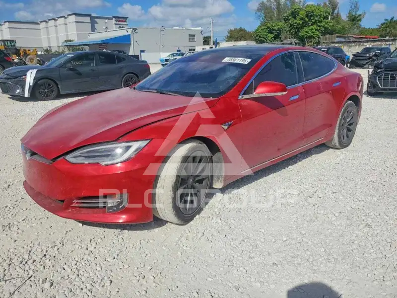 2020 Tesla Model S фото