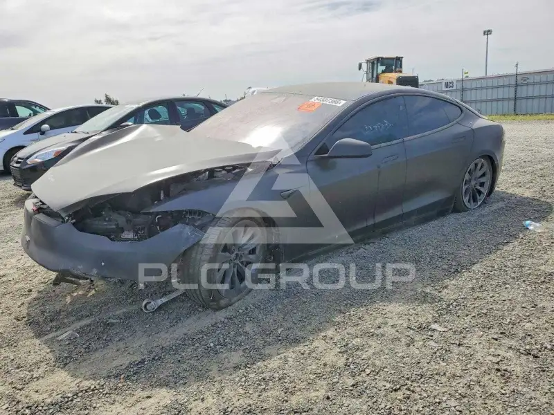 2020 Tesla Model S фото