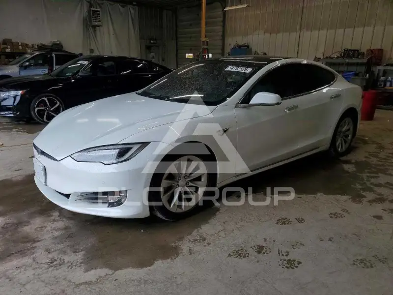 2020 Tesla Model S photo