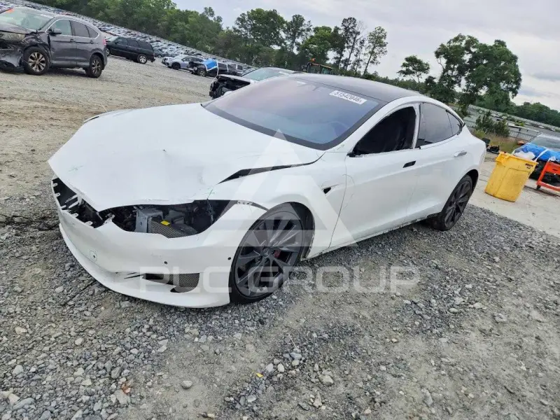 2020 Tesla Model S фото