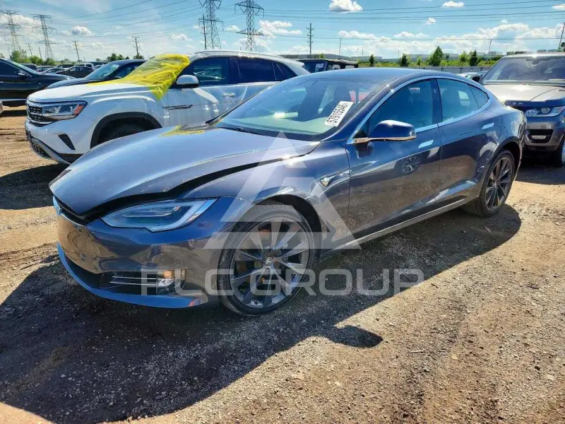 2020 Tesla Model S фото