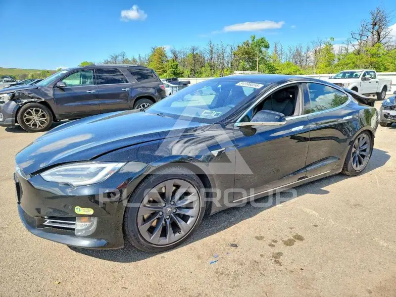 2020 Tesla Model S фото