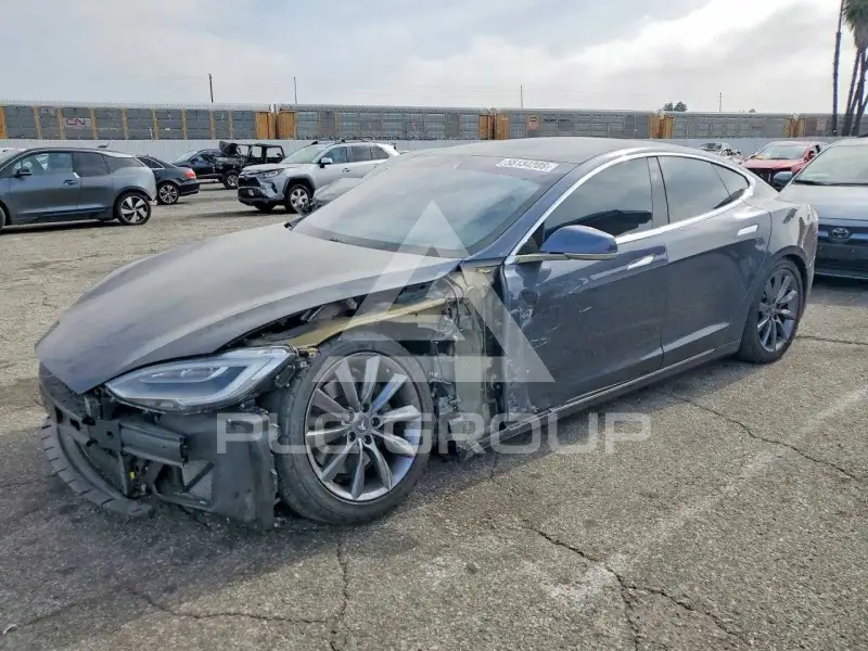 2020 Tesla Model S фото