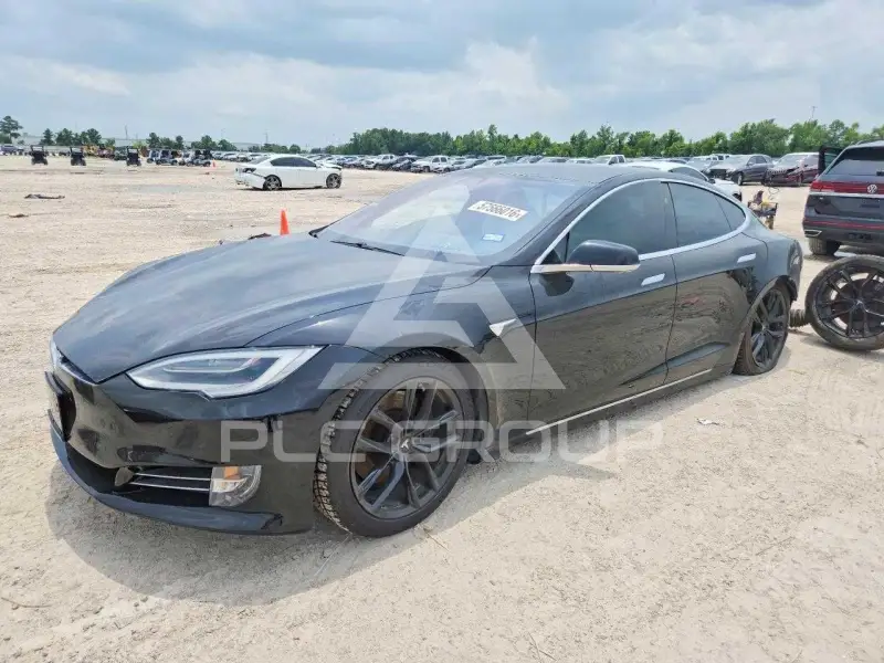 2020 Tesla Model S фото