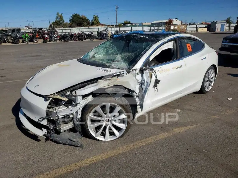 2020 Tesla Model 3 фото