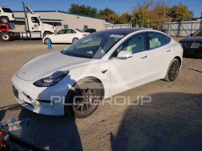 2020 Tesla Model 3 фото