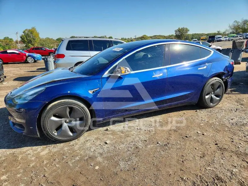 2020 Tesla Model 3 фото