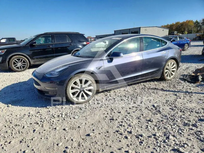 2020 Tesla Model 3 фото