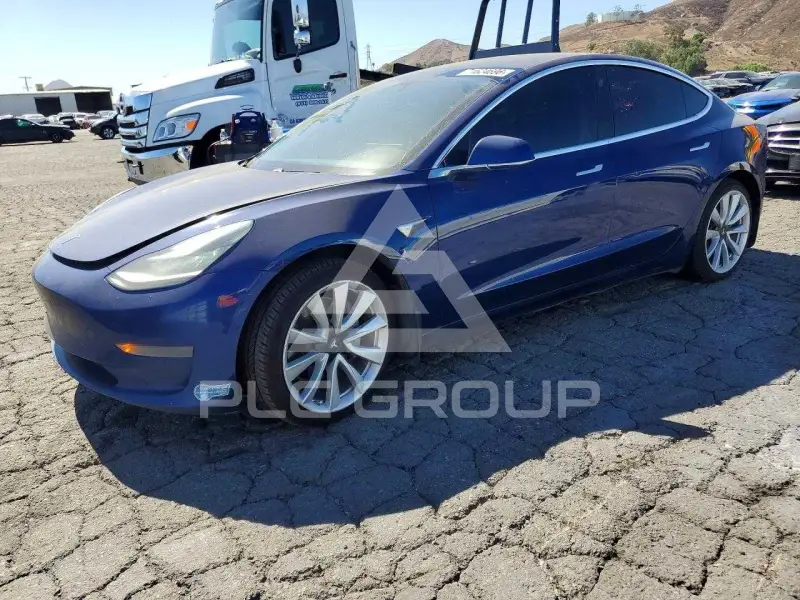 2020 Tesla Model 3 фото