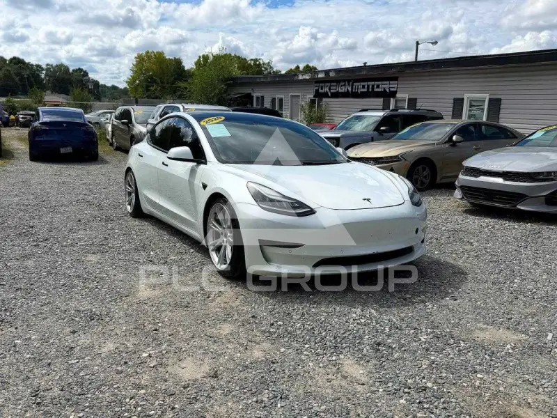 2020 Tesla Model 3 фото