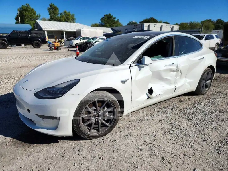 2020 Tesla Model 3 фото
