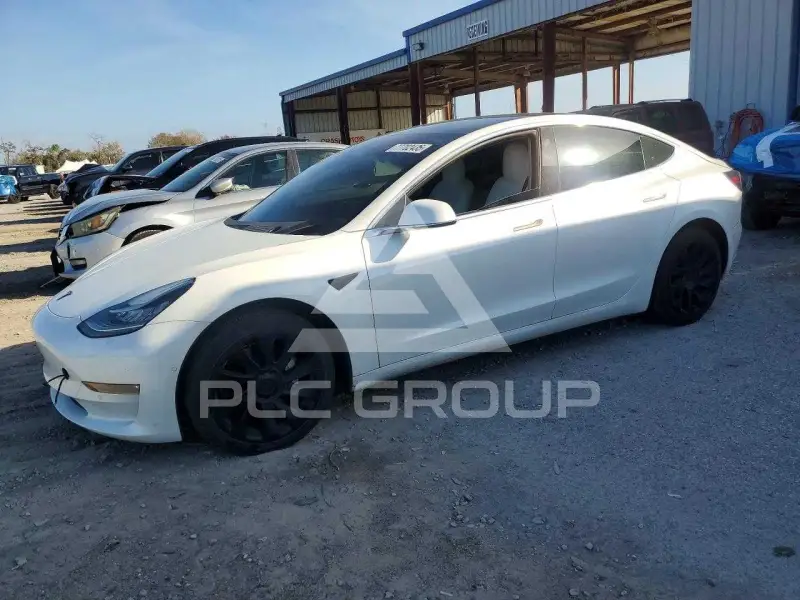 2020 Tesla Model 3 фото