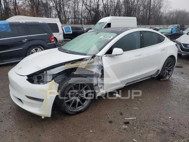 2020 Tesla Model 3 фото