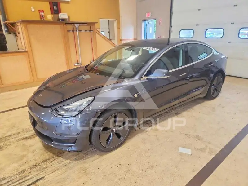 2020 Tesla Model 3 фото
