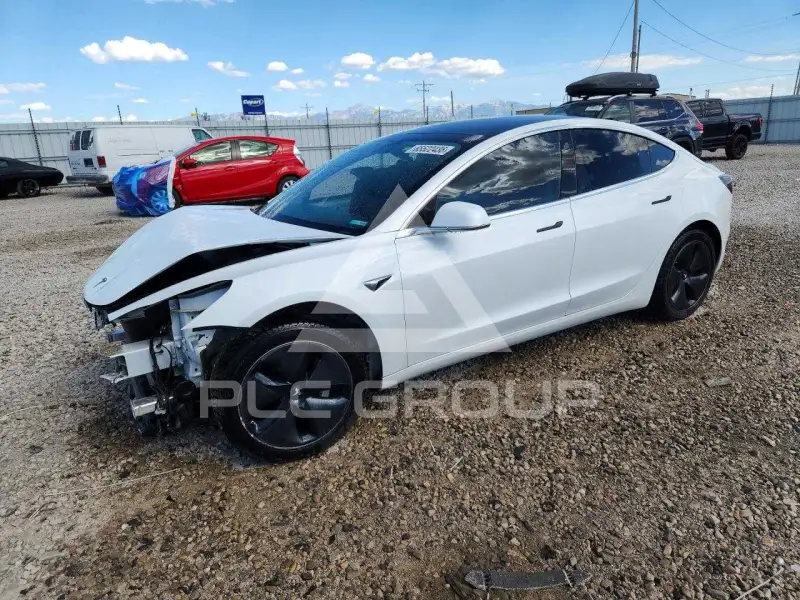 2020 Tesla Model 3 фото